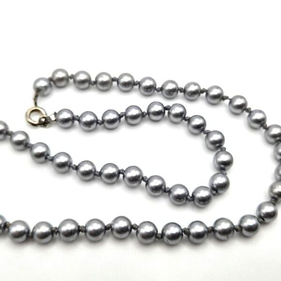 Vintage Hand-Knotted Glass Faux Gray Pearl Choker Necklace - Picture 3 of 4